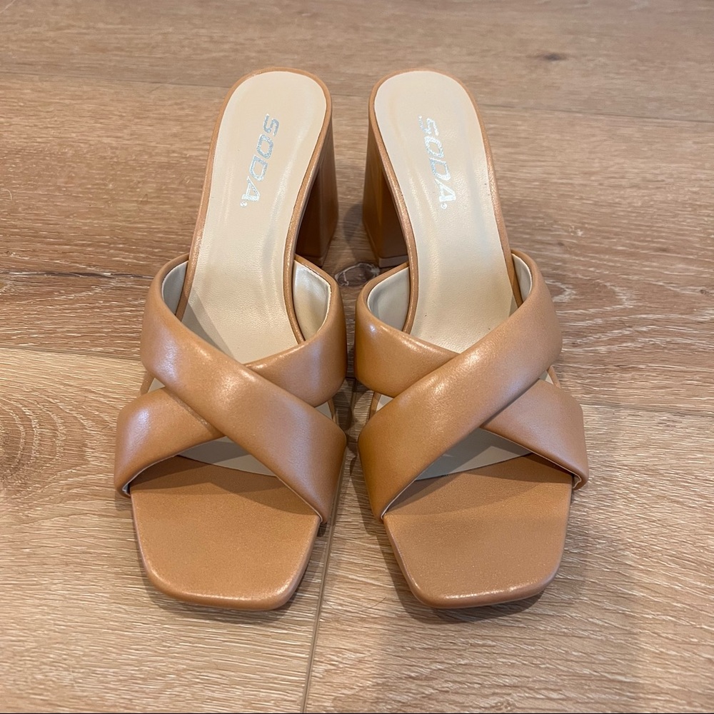 Open toe heeled sandals